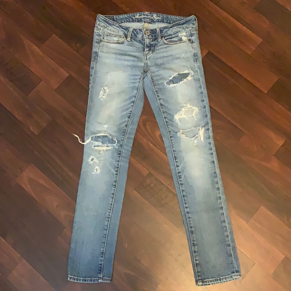 American Eagle size 4 Boyfriend jeans